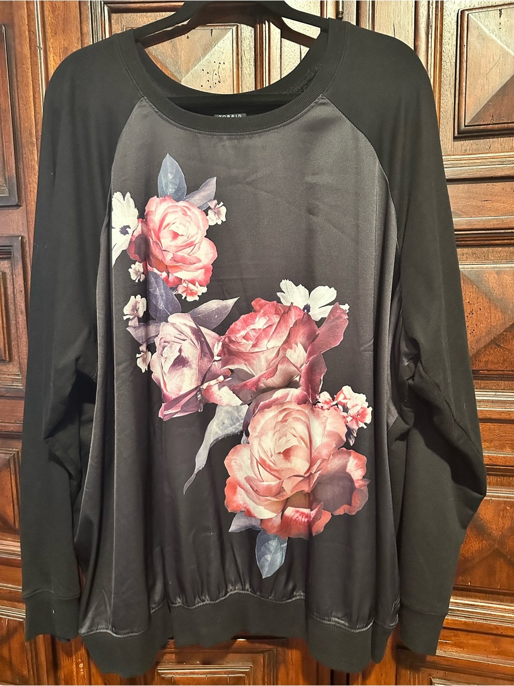 4 TORRID 26/28 SATIN front floral Sweatshirt with Pink Rose Print *Flawed pulls* - Picture 1 of 9